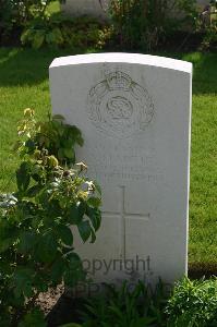 Dozinghem Military Cemetery - Martin, A